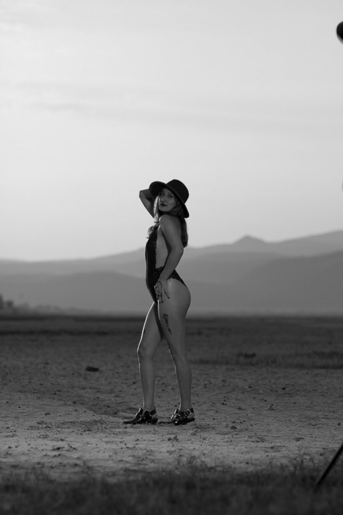 LA SESIÓN DE FOTOS QUE VES, HA TERMINADO CON UN FINAL FELIZ, ME PONE LO NUEVO.