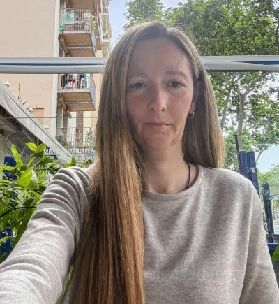 Me gusta el sexo duro aunque no lo parezca. Estoy en casa mojadita buscando que me mojen mas Me encanta la sensación de tener las piernas temblando.