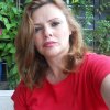 Soy muy fogosa en la cama, me encanta tragar toda la leche. Pienso en el sexo a todas horas. Quiero follar con dos hombres al mismo tiempo.