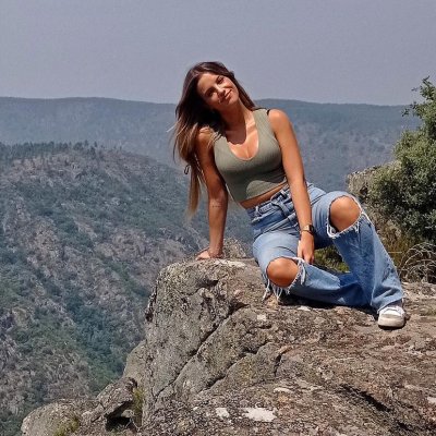 Me considero una chica muy aventurara y en todos los sentidos. Busco algo esporádico, buscas lo mismo que yo? Sexo, amor