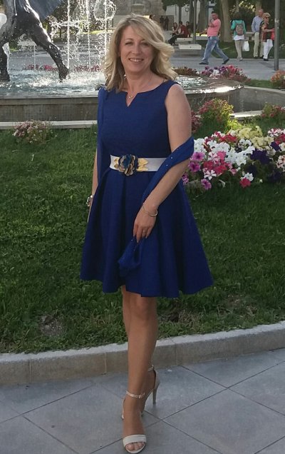 Te gustaría tener una charla morbosa conmigo? Busco un hombre maduro y que la tenga grande Vamos a follar